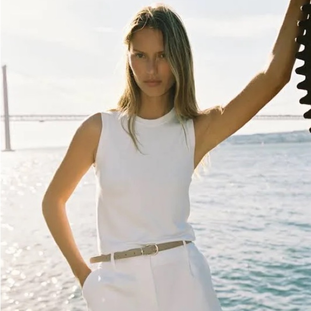 Zara White Women's Bermuda Tailored Mid-Rise Shorts size small